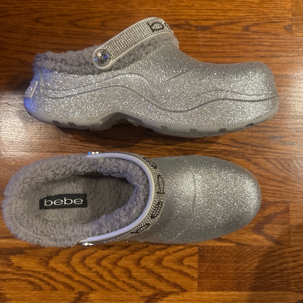 bebe Womens Janessa Silver Metallic Glitter Slip On Fur Clogs Shoes 9 New